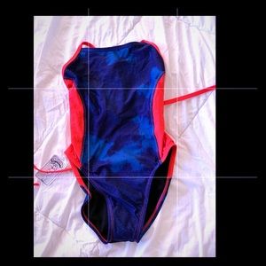 Jolyn Isaac tie-back, 28 NWT